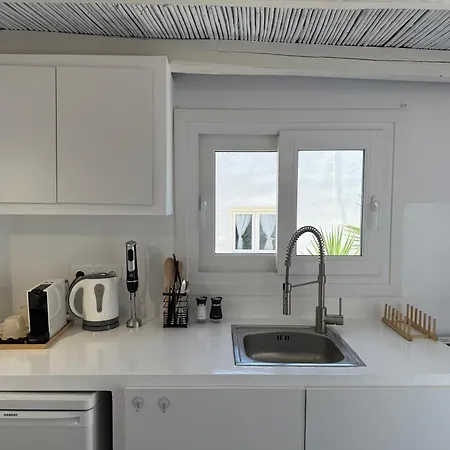 بيت للعطل Inside Paros ناوسا