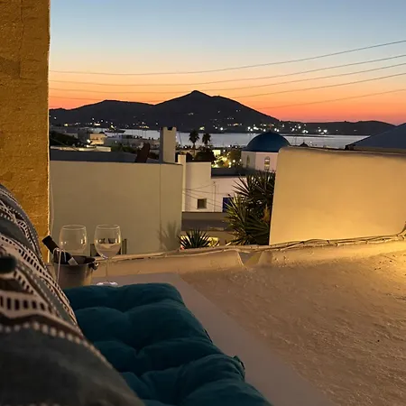 بيت للعطل Inside Paros ناوسا