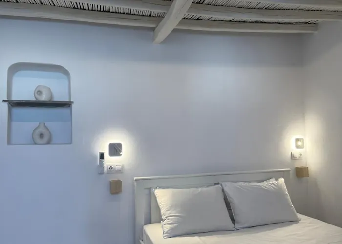 Inside Paros Tatil Evi